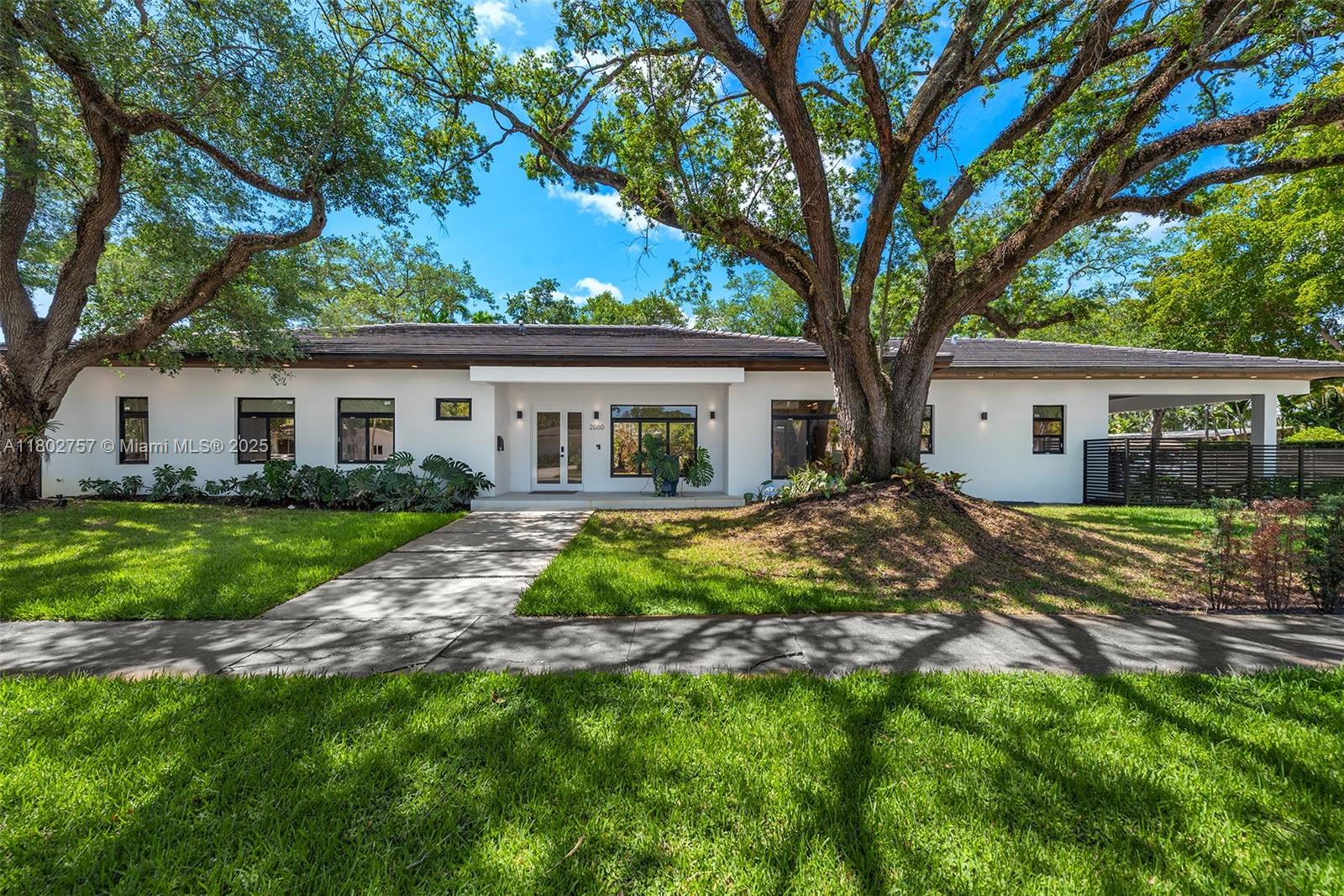 2060 Ne 198 Ter, Miami, Broward County, Florida - 4 Bedrooms  
5 Bathrooms - 
