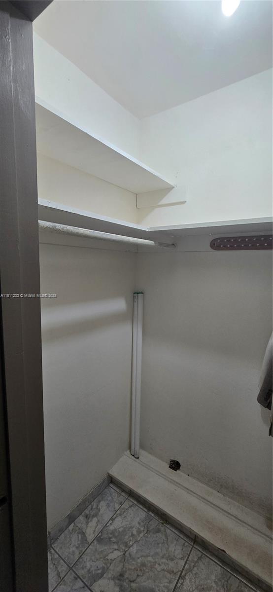 FOURTH HORIZONS CONDO - Residential