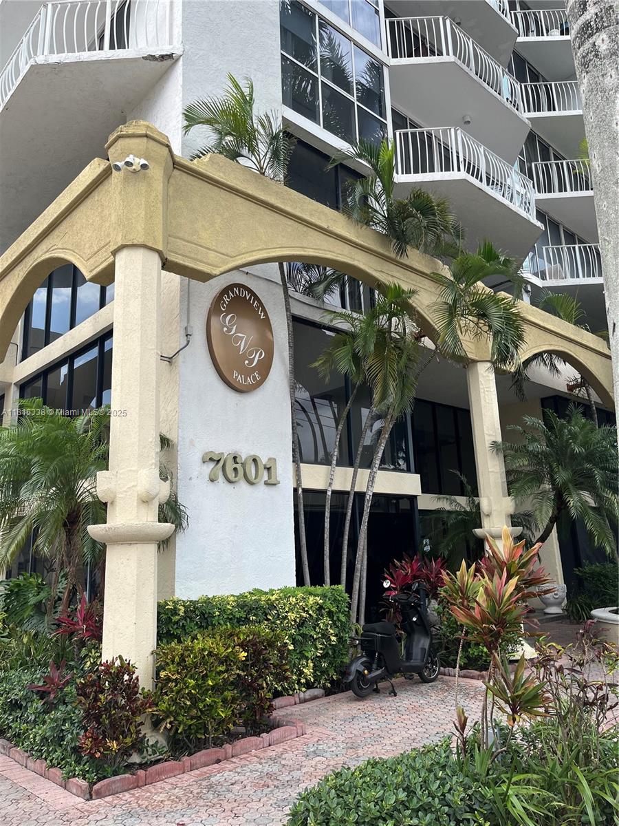 7601 E Treasure Dr 1012, North Bay Village, Miami-Dade County, Florida - 2 Bedrooms  
2 Bathrooms - 