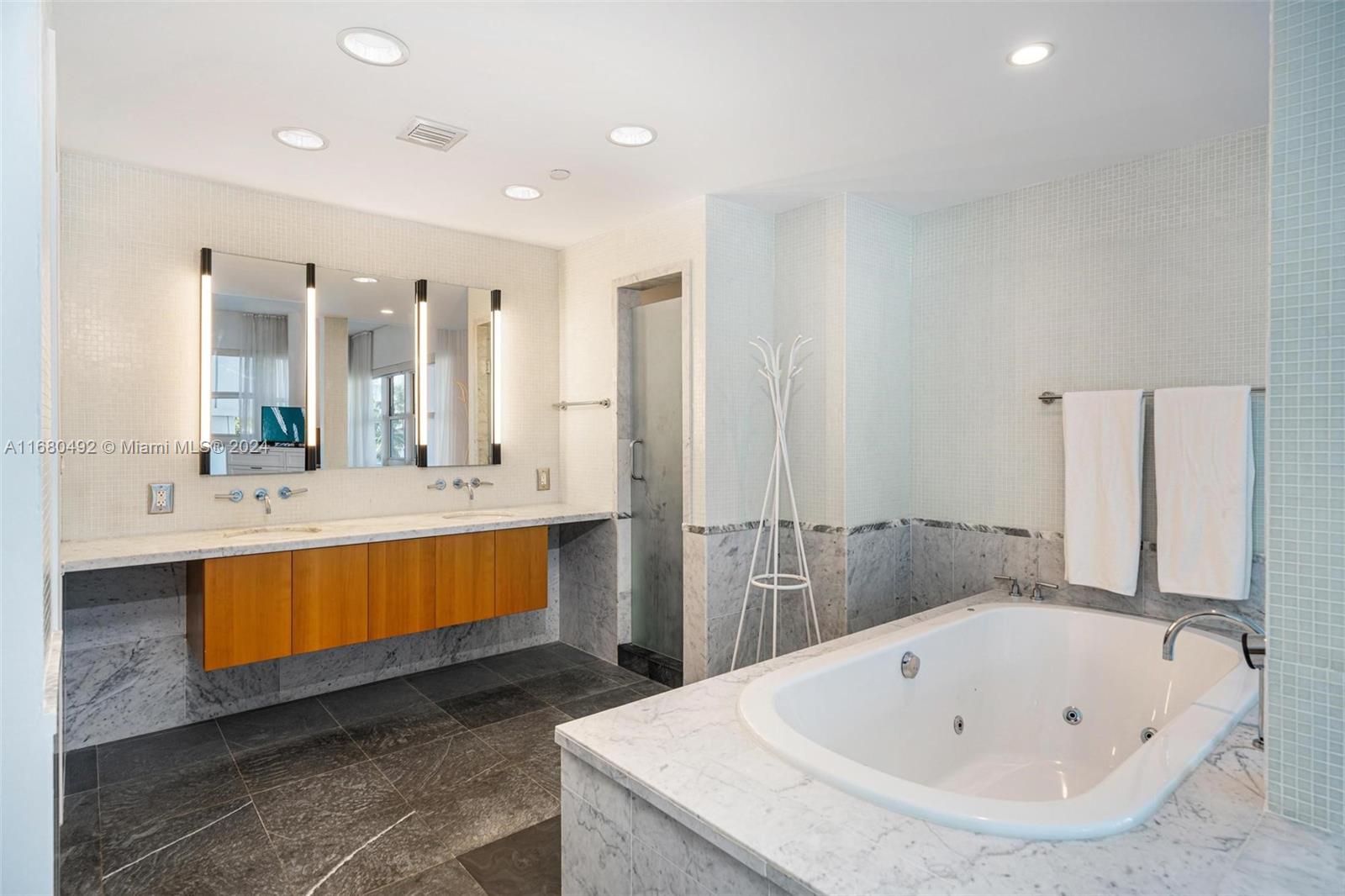 SPEAR AT AQUA CONDO - Residential Lease