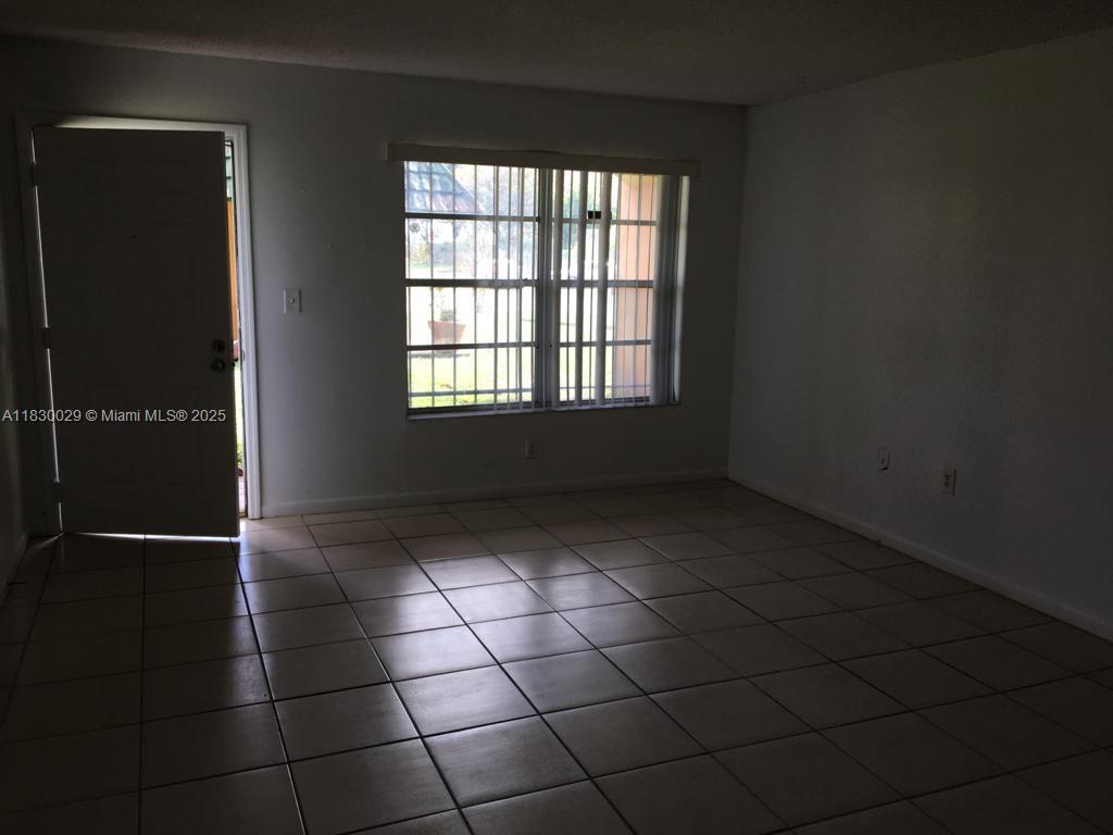 291 NW 177th St C-117