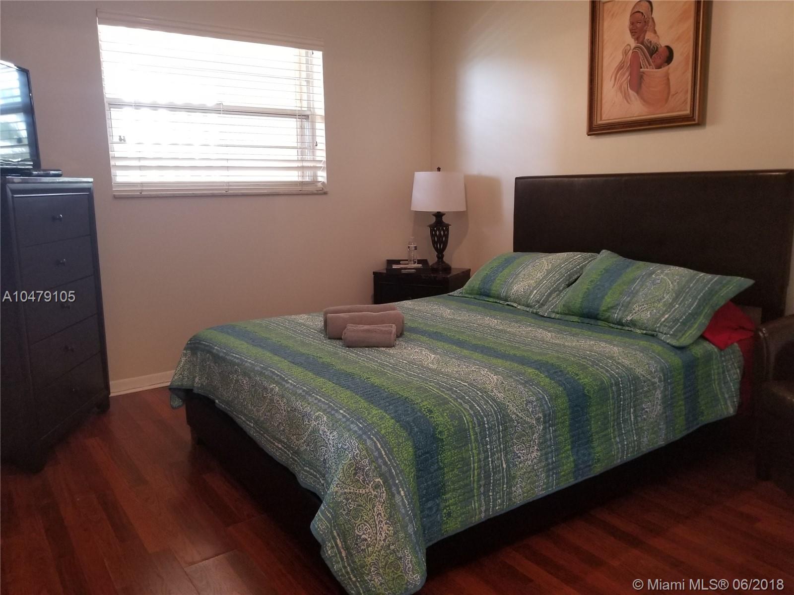 CAMBRIDGE HOUSE WEST OF C - Residential