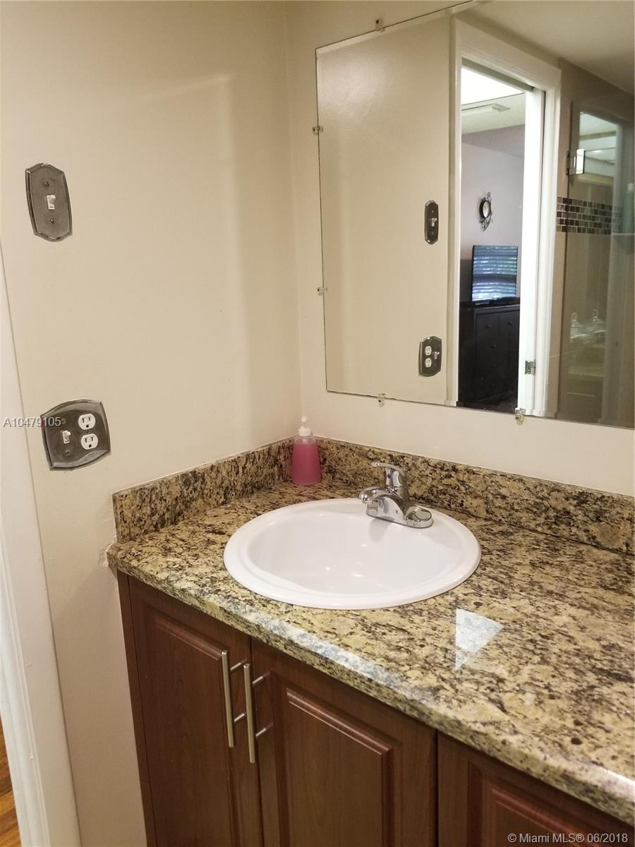 CAMBRIDGE HOUSE WEST OF C - Residential