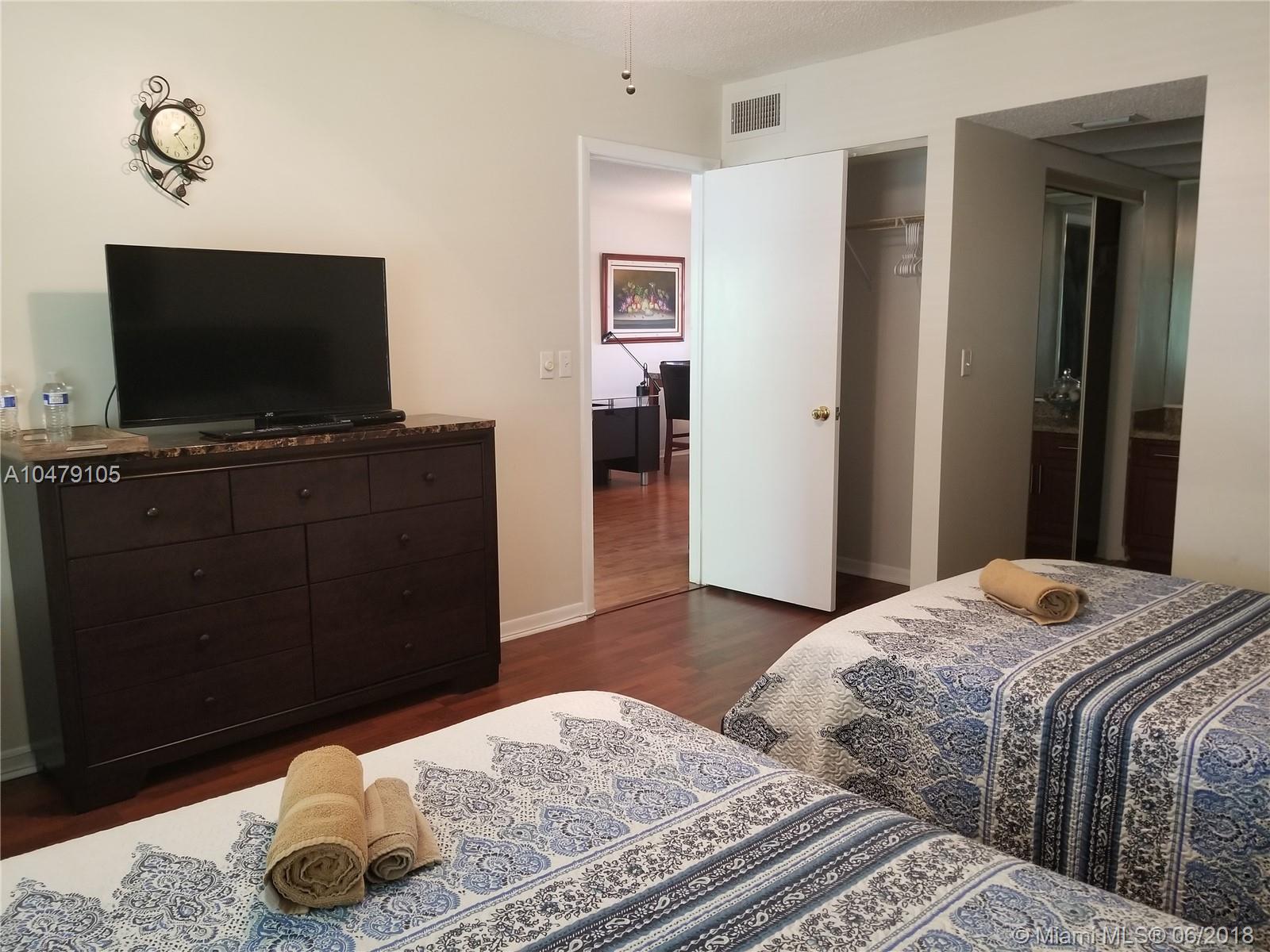 CAMBRIDGE HOUSE WEST OF C - Residential