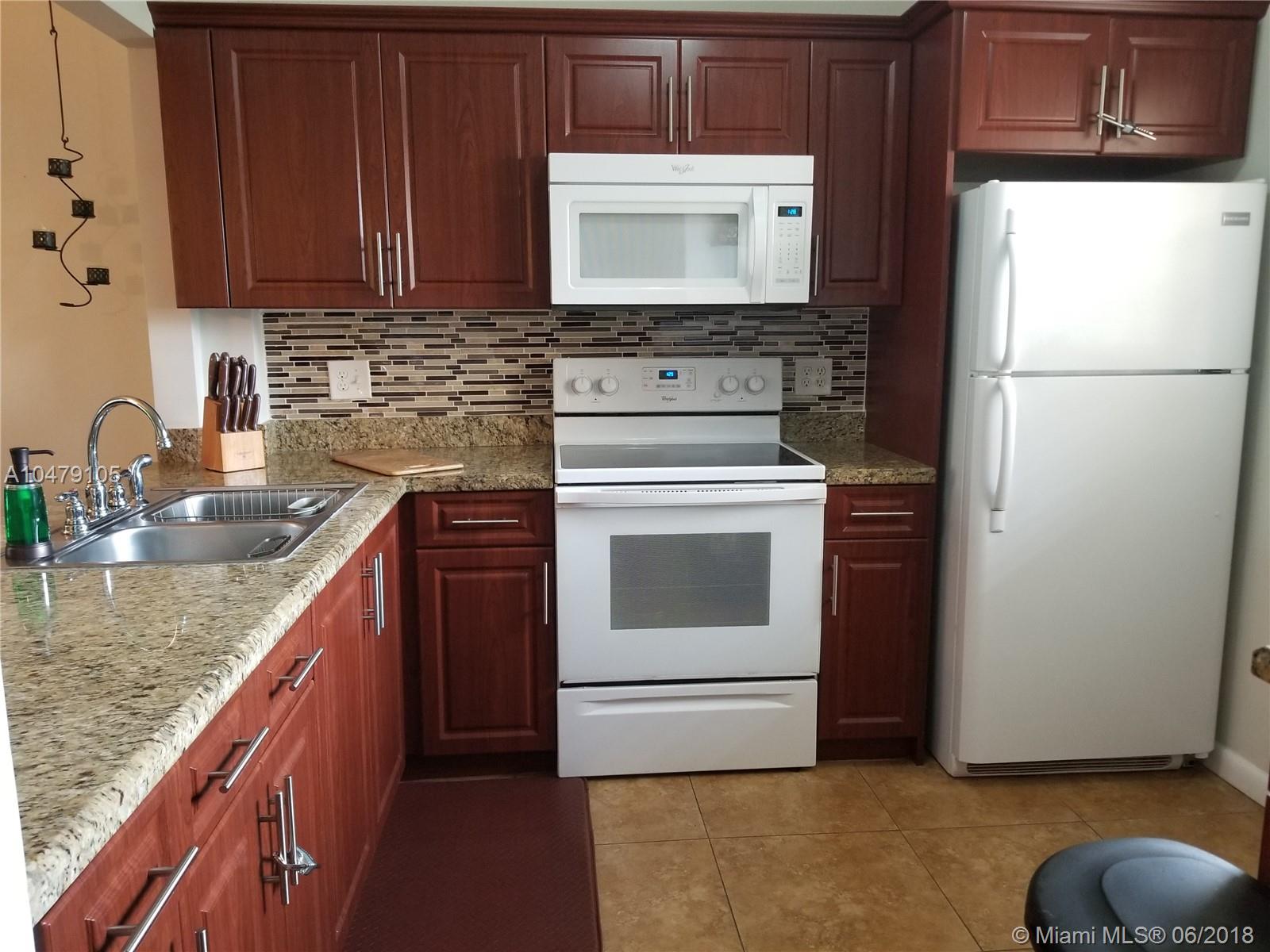 CAMBRIDGE HOUSE WEST OF C - Residential