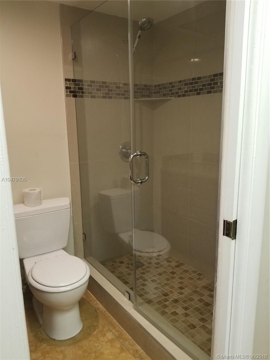 CAMBRIDGE HOUSE WEST OF C - Residential