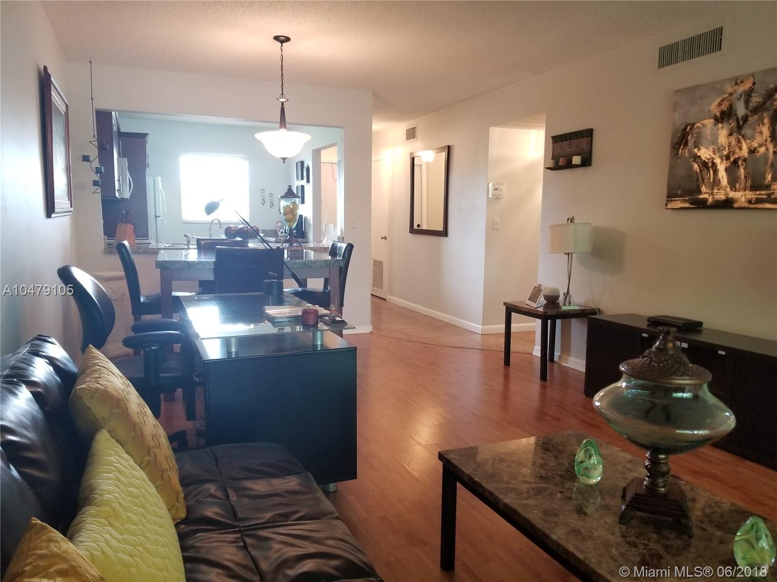 CAMBRIDGE HOUSE WEST OF C - Residential