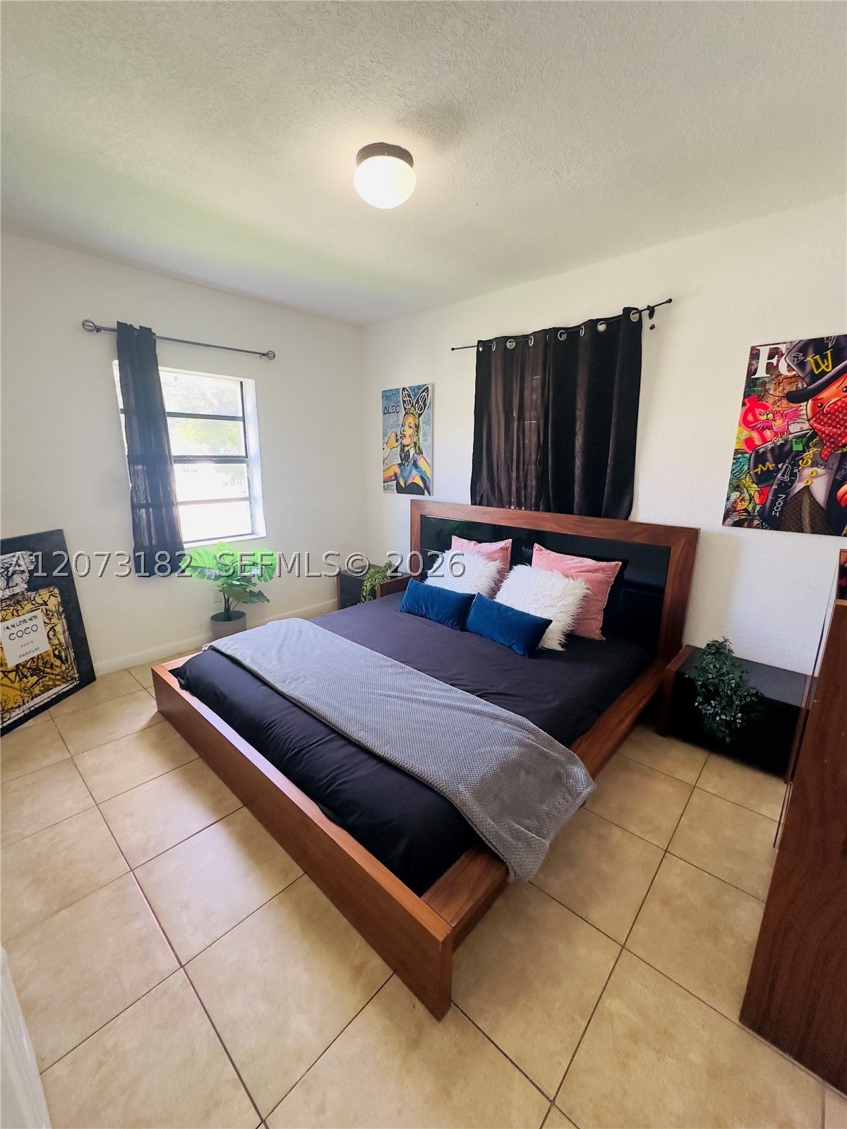 301 NW 37th St