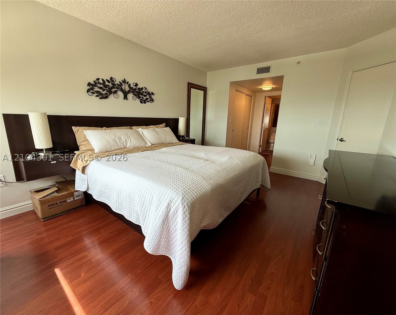 650 West Ave 2712