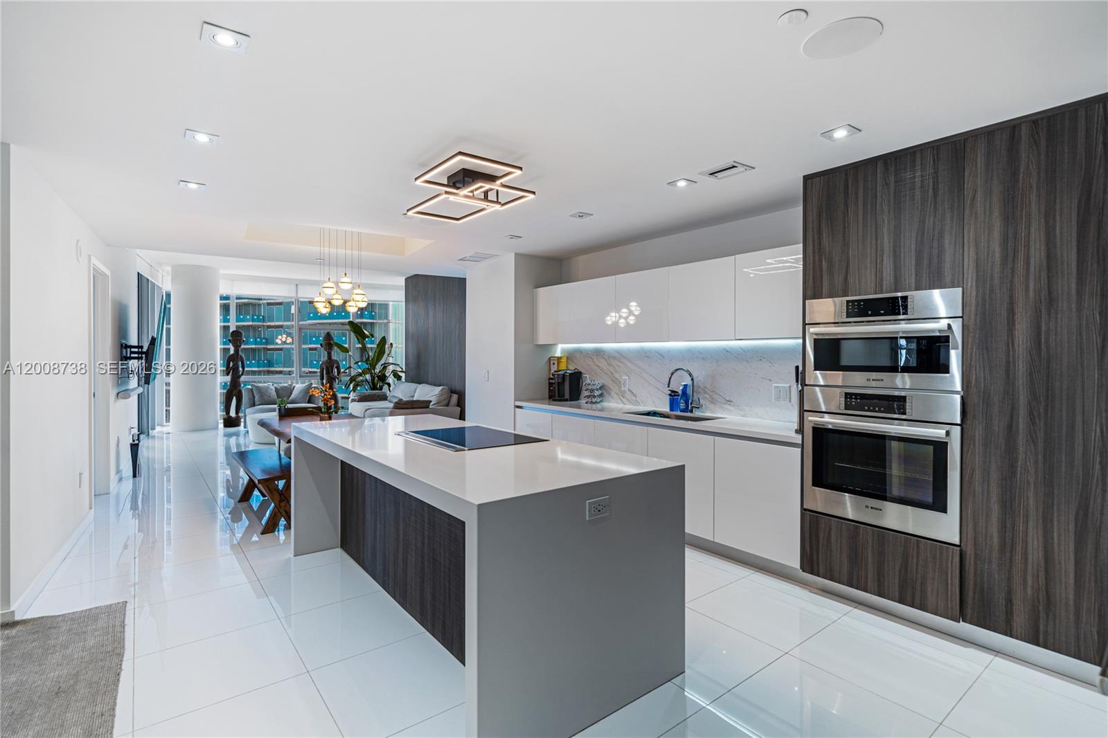 PARAMOUNT MIAMI WORLDCENTE - Residential