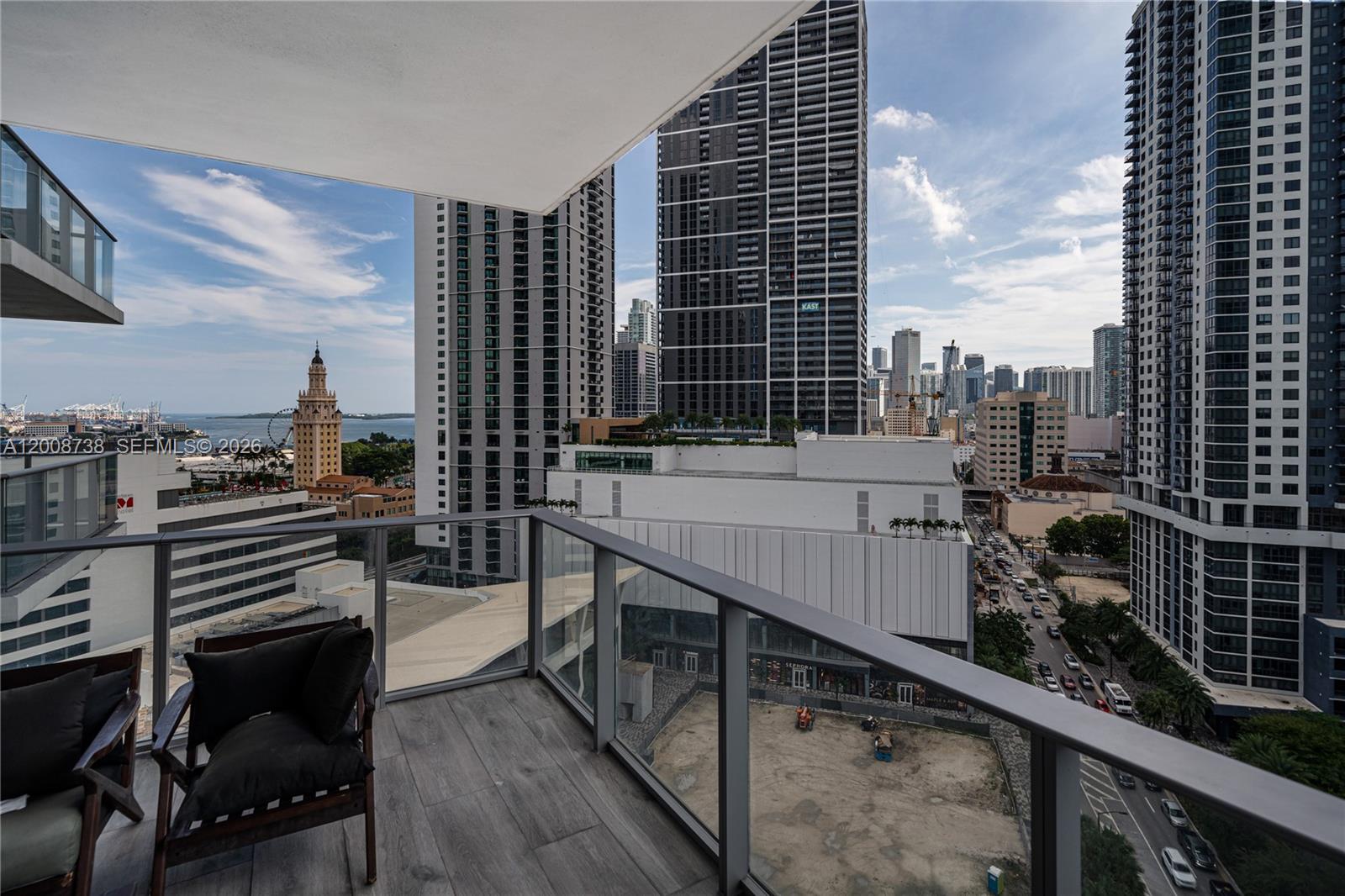 PARAMOUNT MIAMI WORLDCENTE - Residential