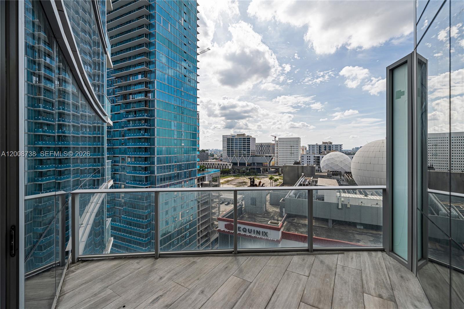 PARAMOUNT MIAMI WORLDCENTE - Residential