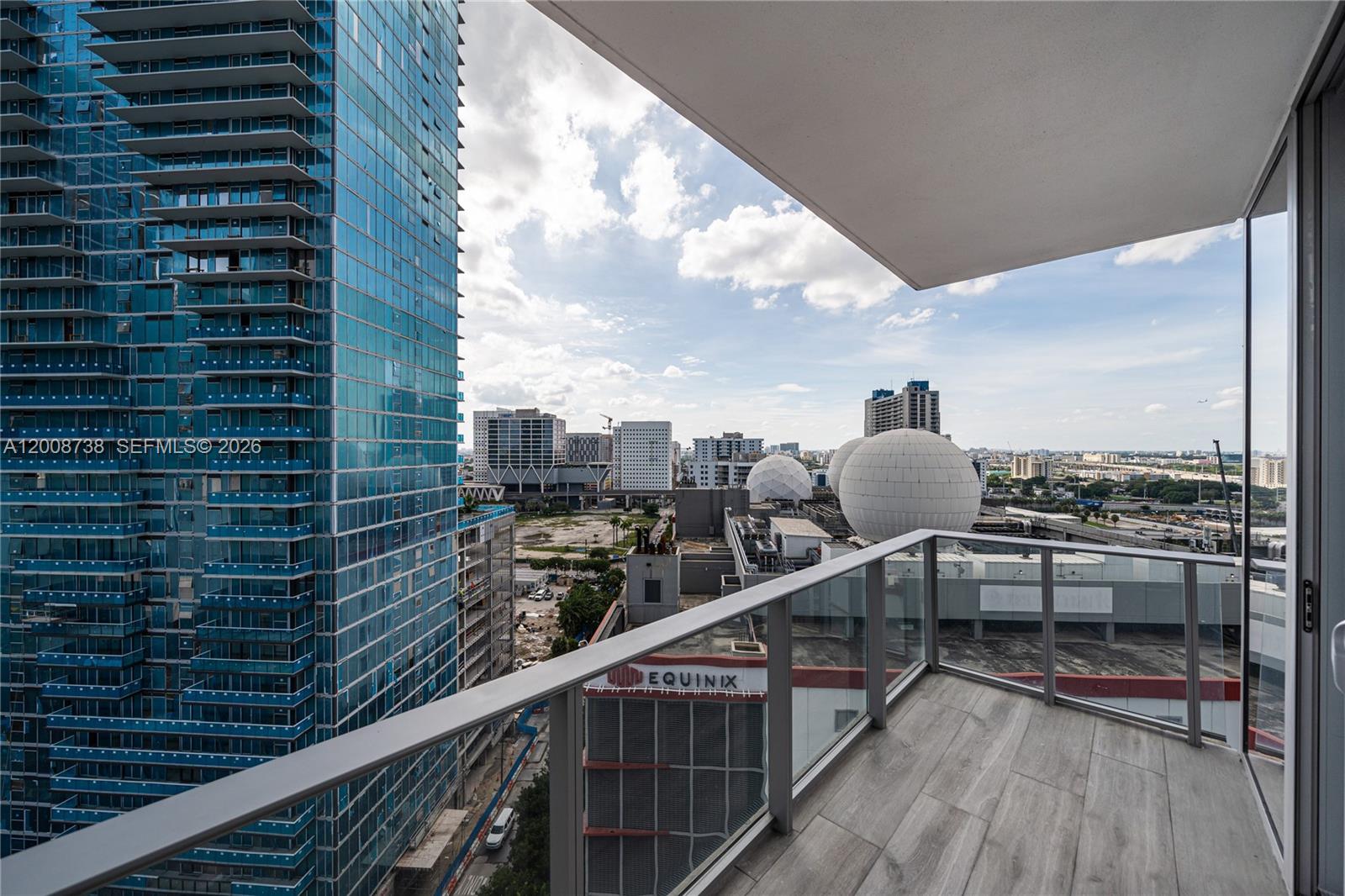 PARAMOUNT MIAMI WORLDCENTE - Residential