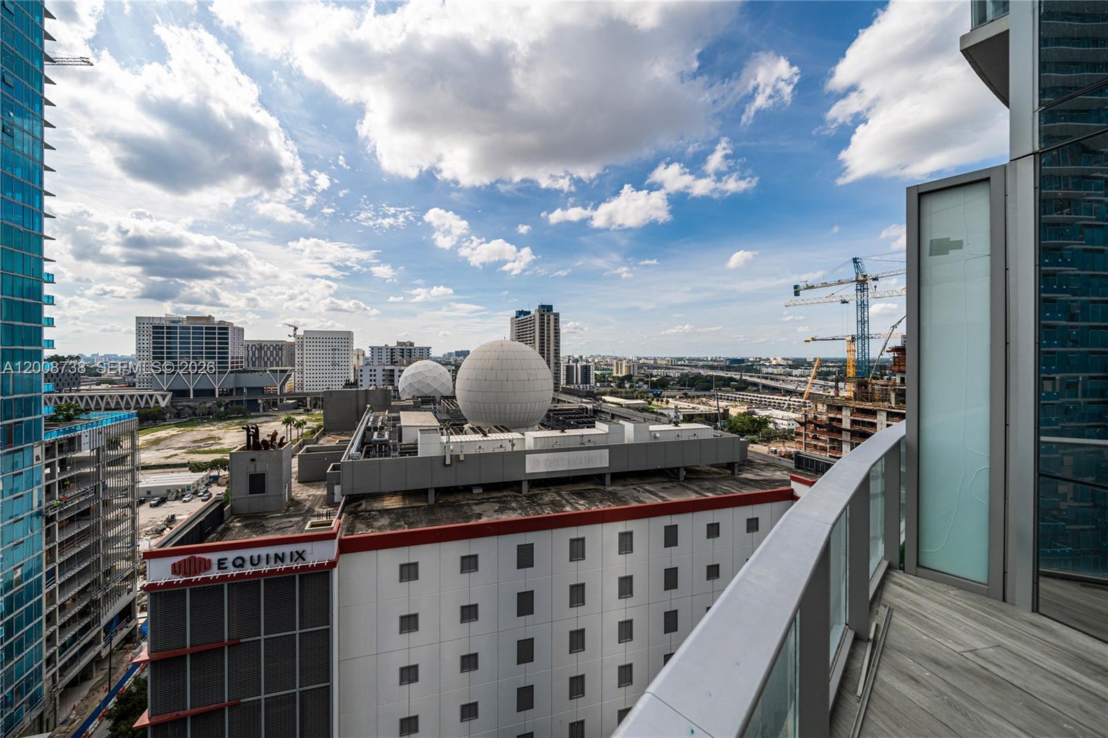 PARAMOUNT MIAMI WORLDCENTE - Residential