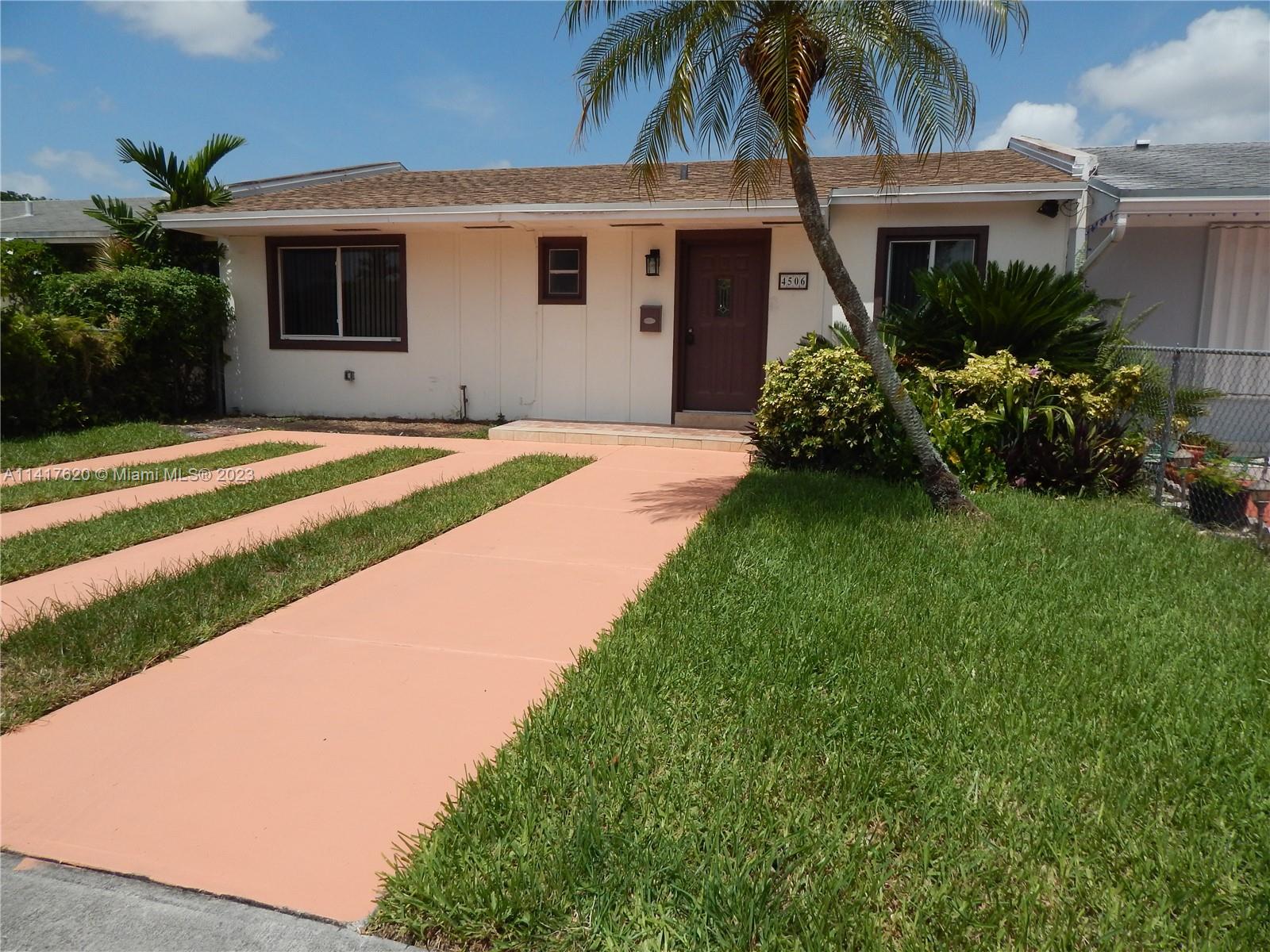 Beautiful 3 bedroom townhouse with large family room in Royale Green, Kendall. Modern open kitchen concept and spacious laundry room and private patio. Send your offers fast, NO ASSOCIATION, it won't last! Showing Thursday 7/13 from 5-7 PM.