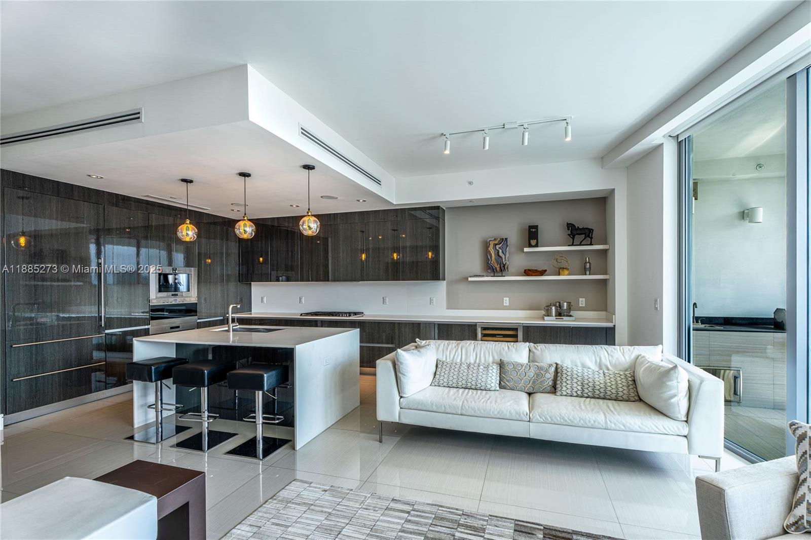 ECHO CONDO - Residential