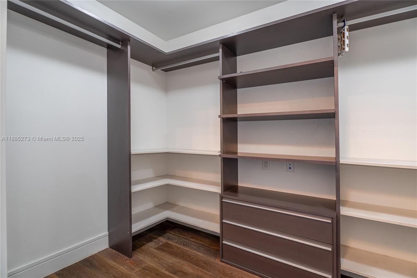 ECHO CONDO - Residential