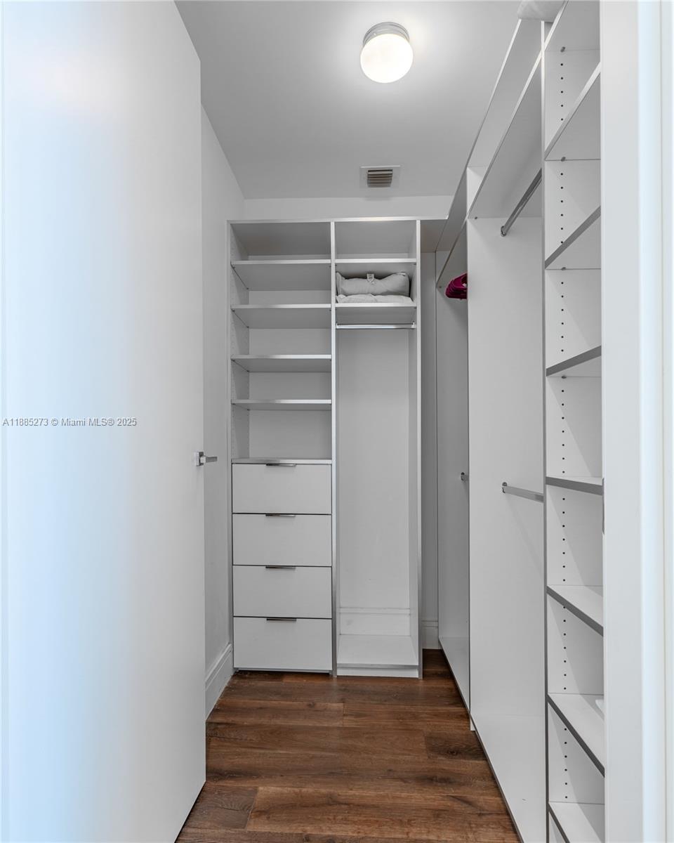 ECHO CONDO - Residential