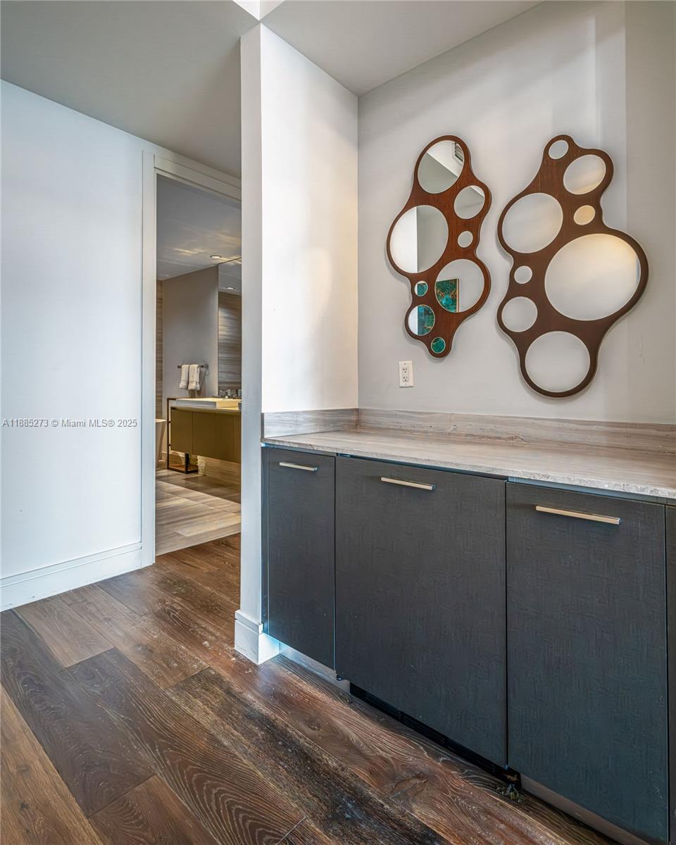ECHO CONDO - Residential
