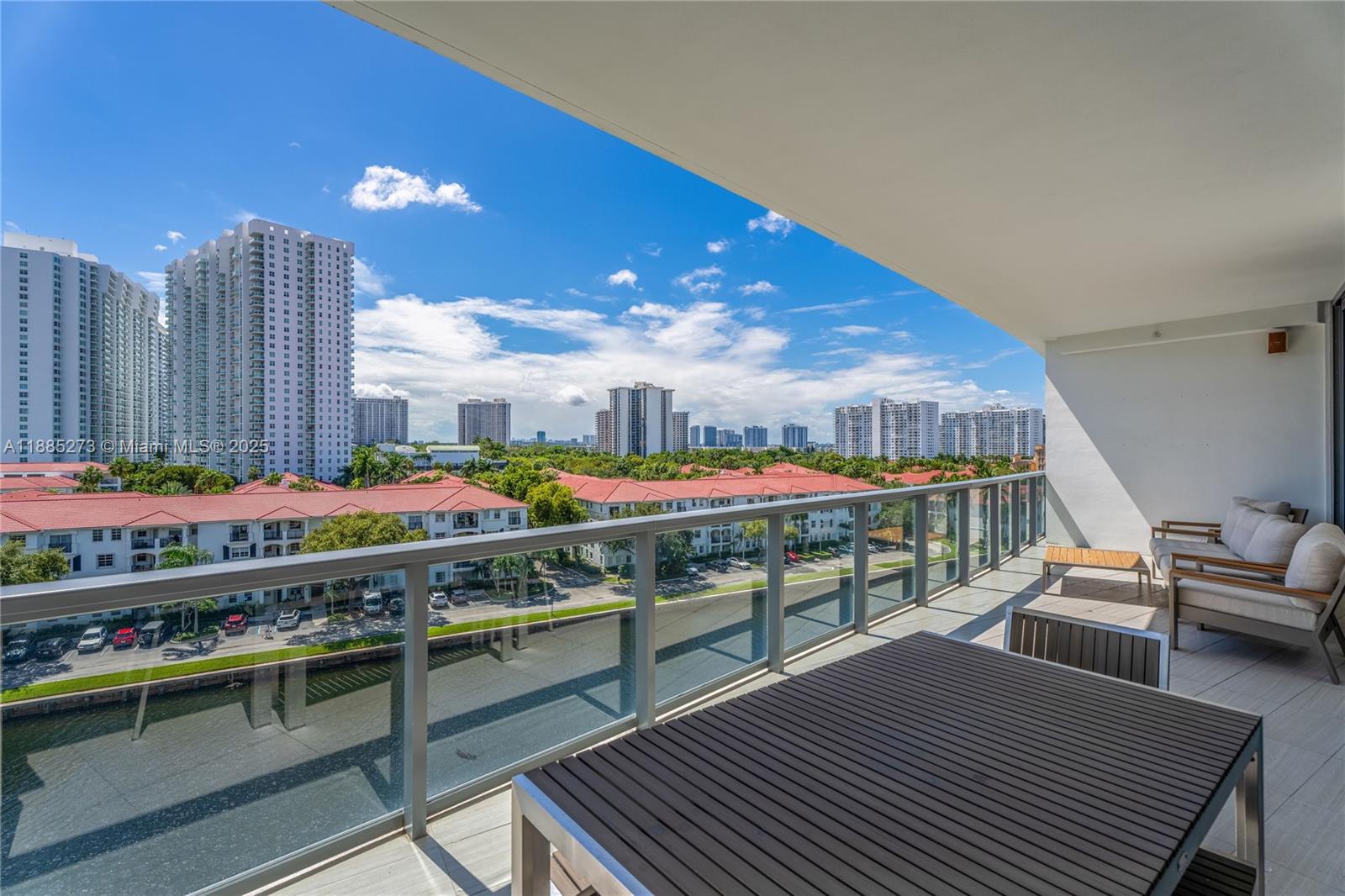 ECHO CONDO - Residential