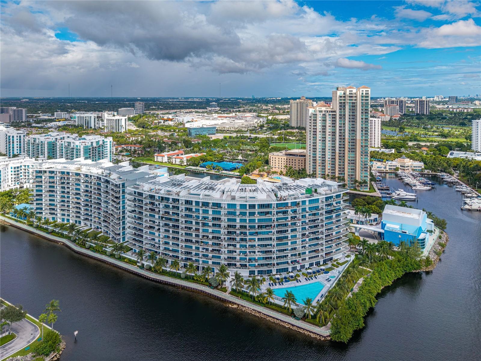 ECHO CONDO - Residential