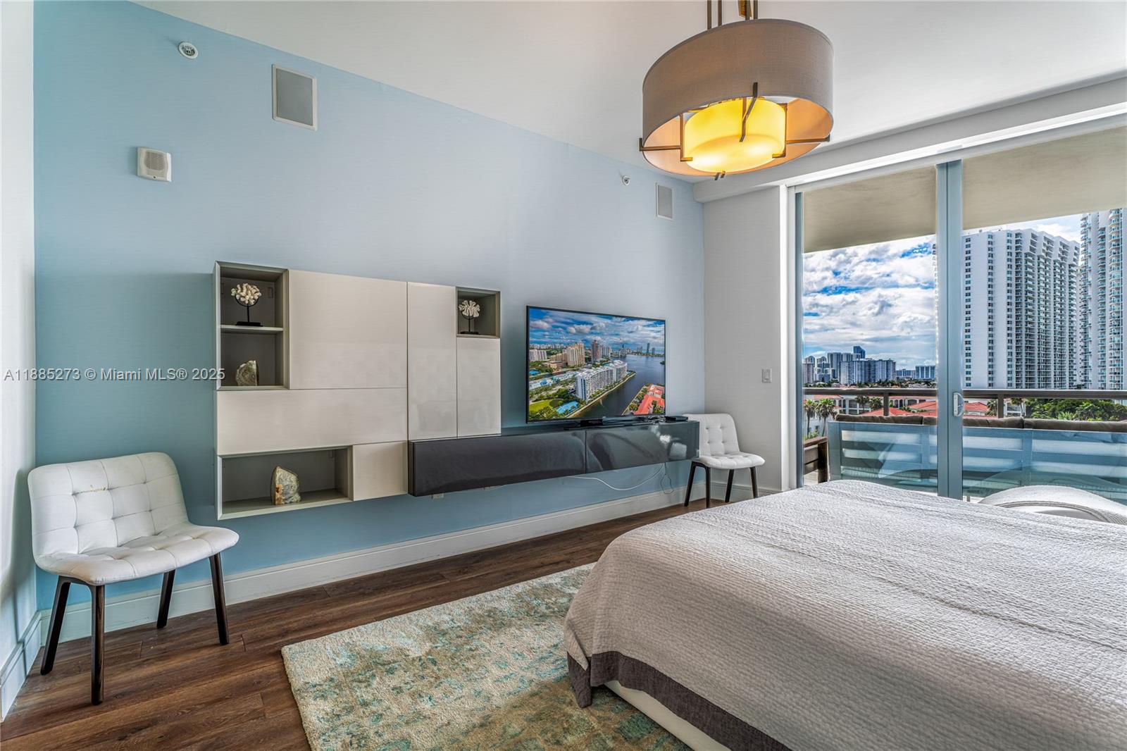 ECHO CONDO - Residential
