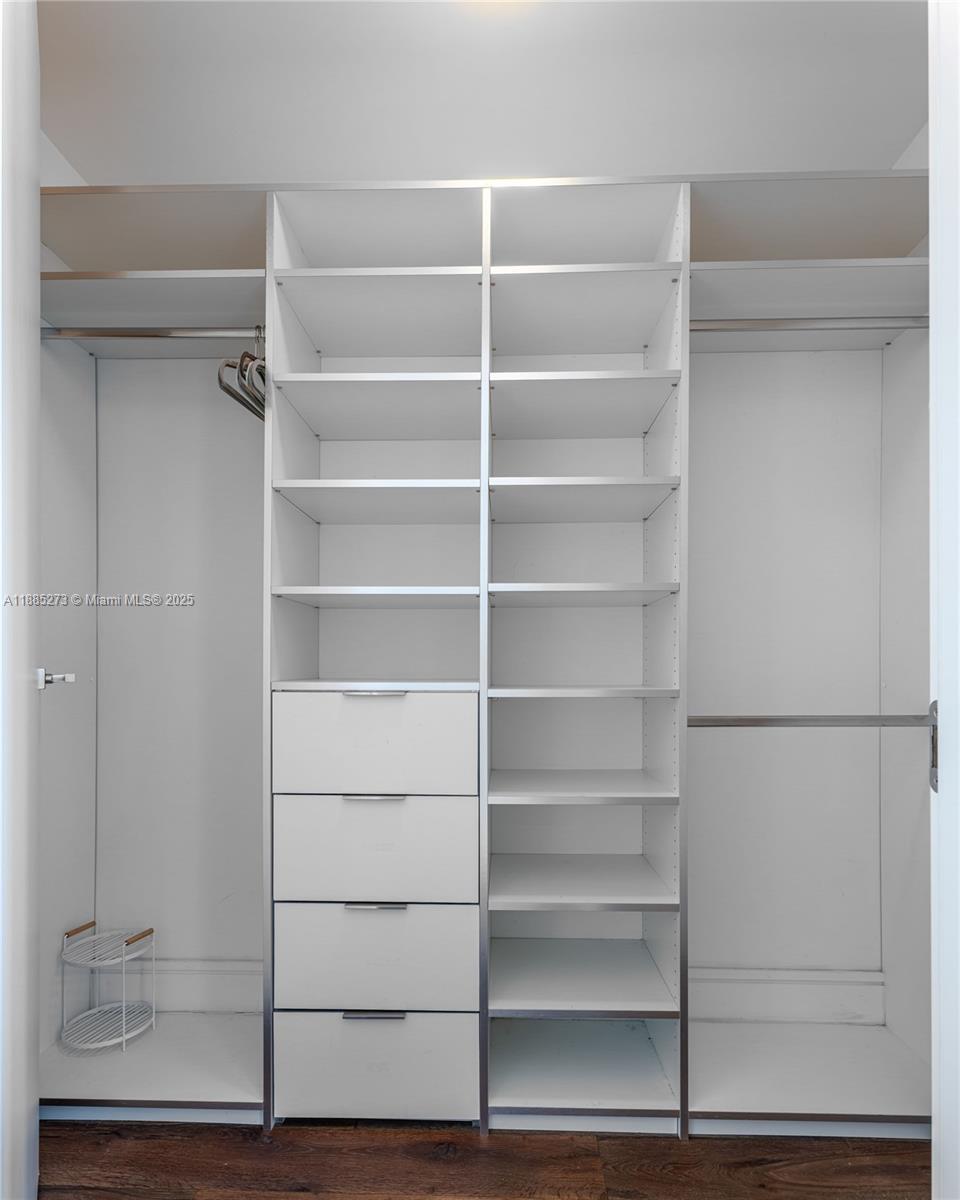 ECHO CONDO - Residential