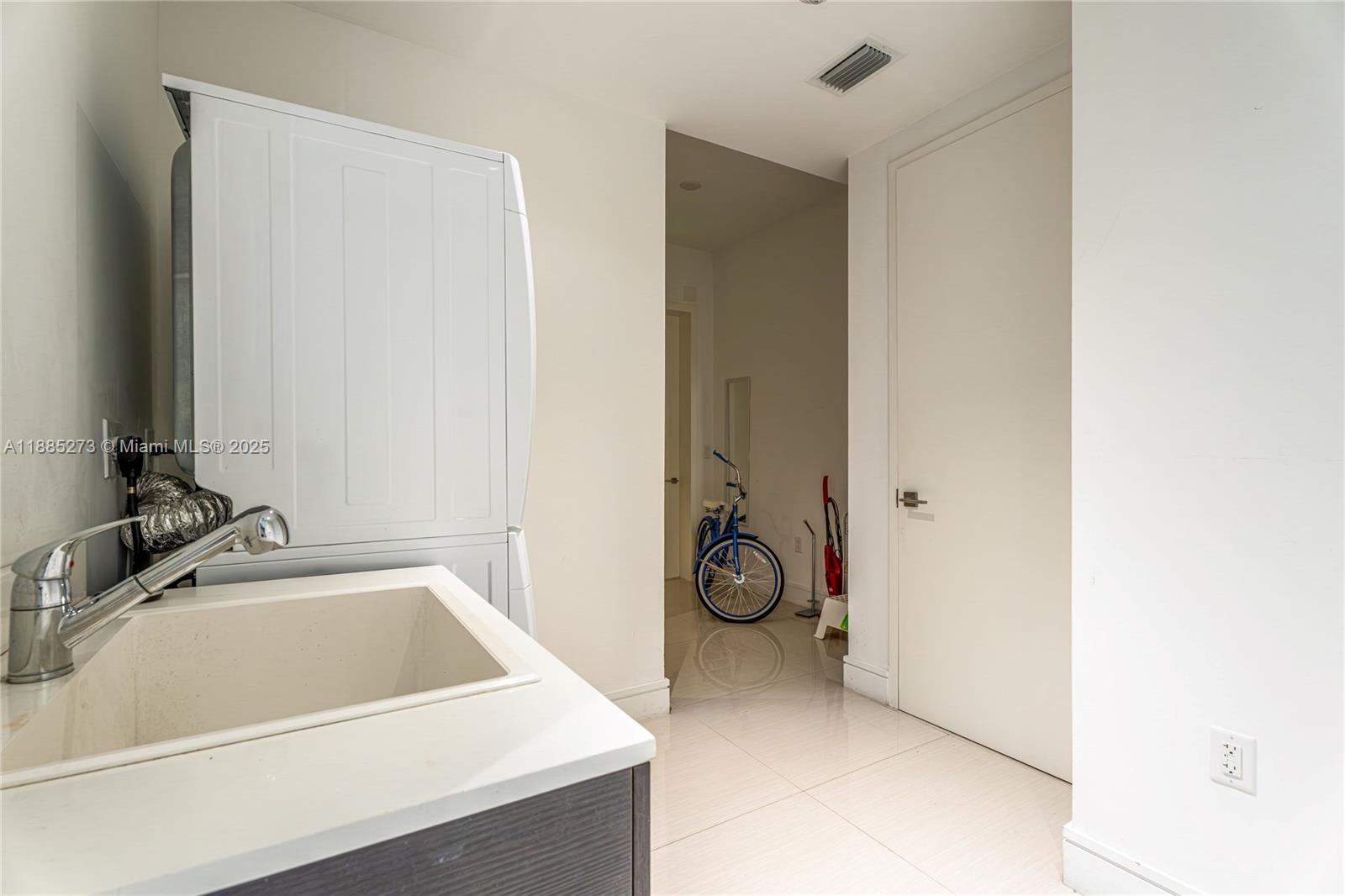 ECHO CONDO - Residential