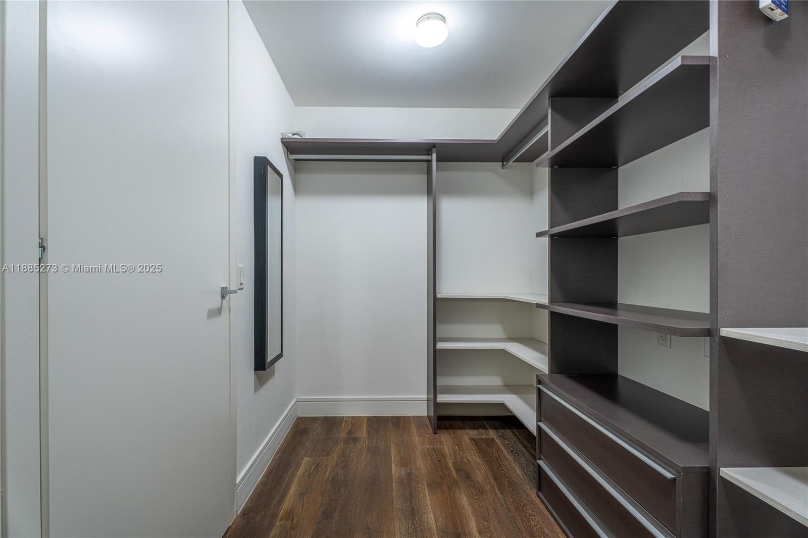 ECHO CONDO - Residential