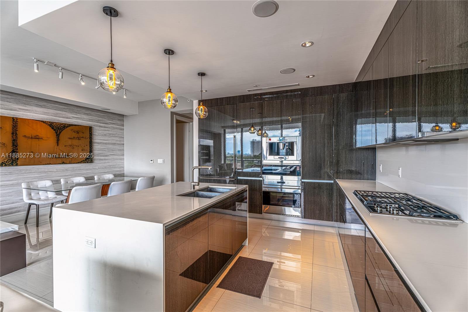 ECHO CONDO - Residential