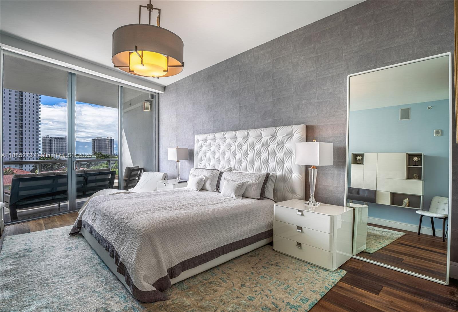 ECHO CONDO - Residential