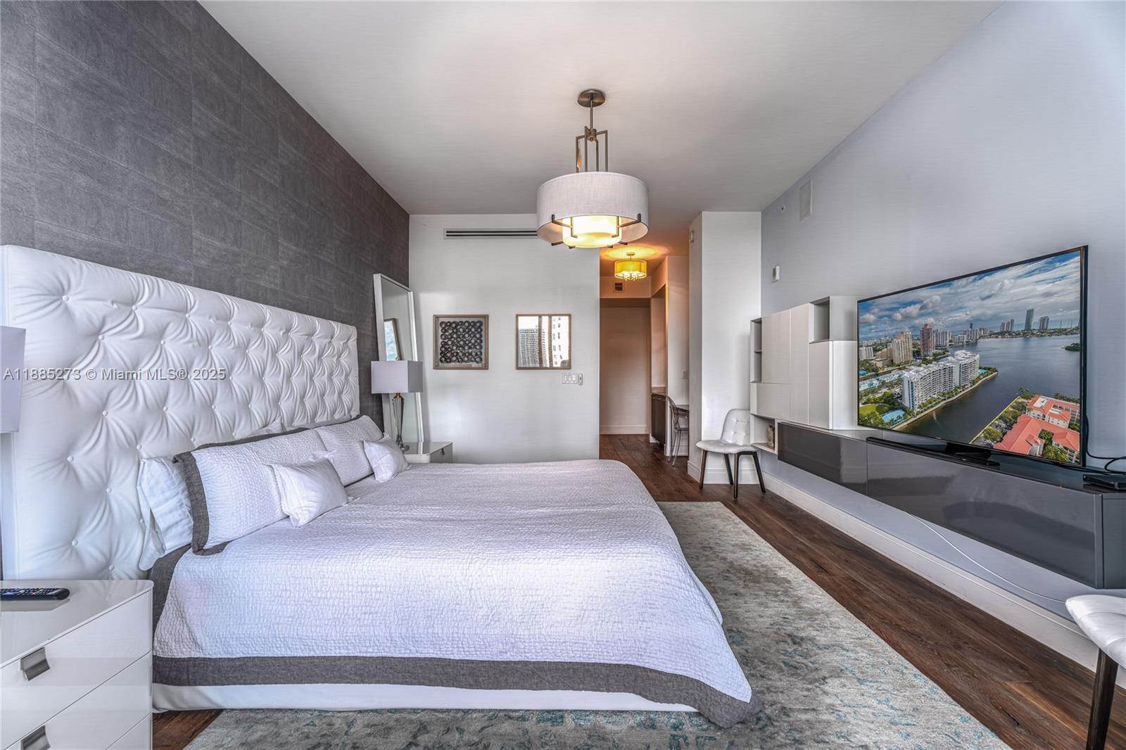 ECHO CONDO - Residential
