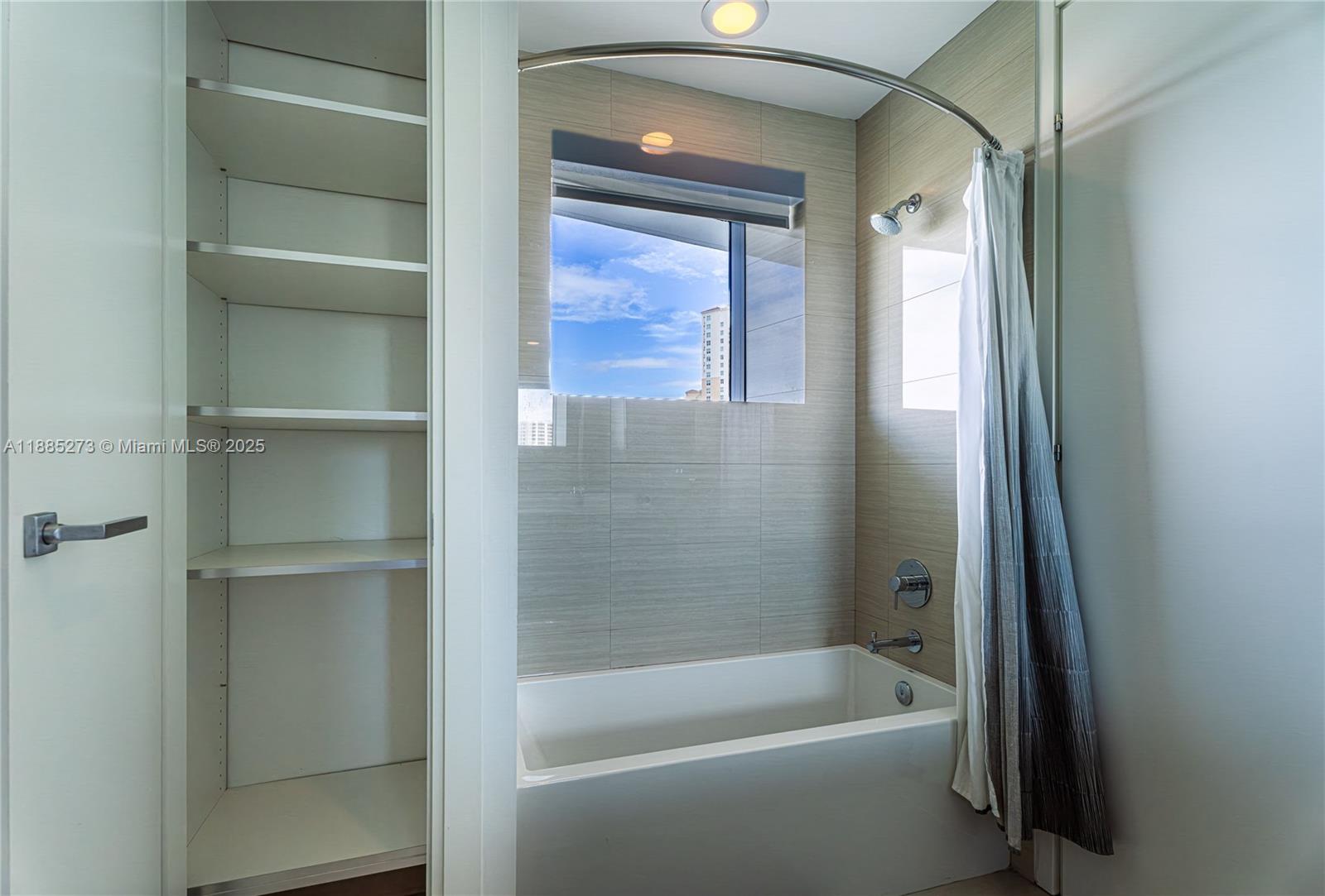 ECHO CONDO - Residential