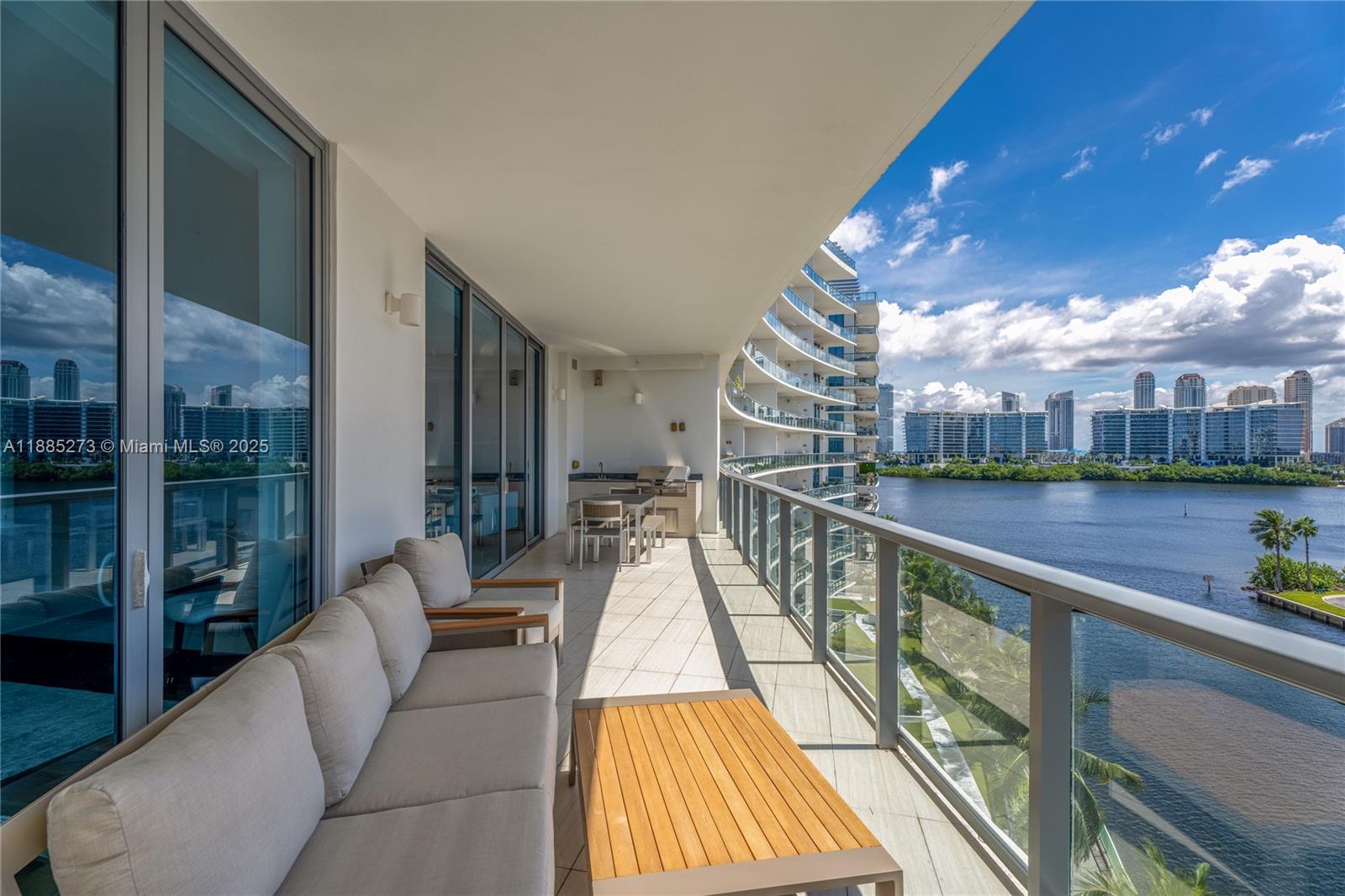 ECHO CONDO - Residential
