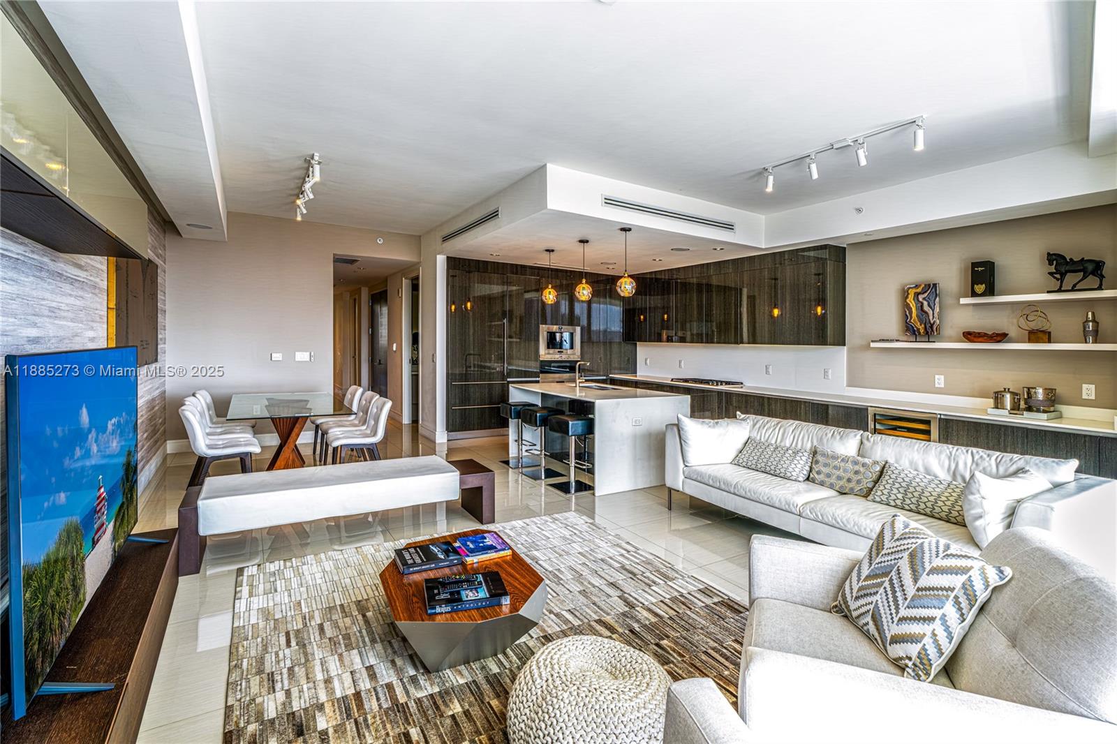 ECHO CONDO - Residential