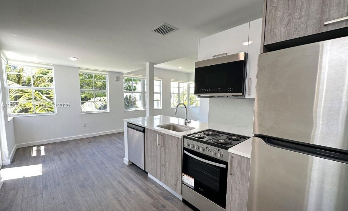 LINCOLN SUB - Residential Lease