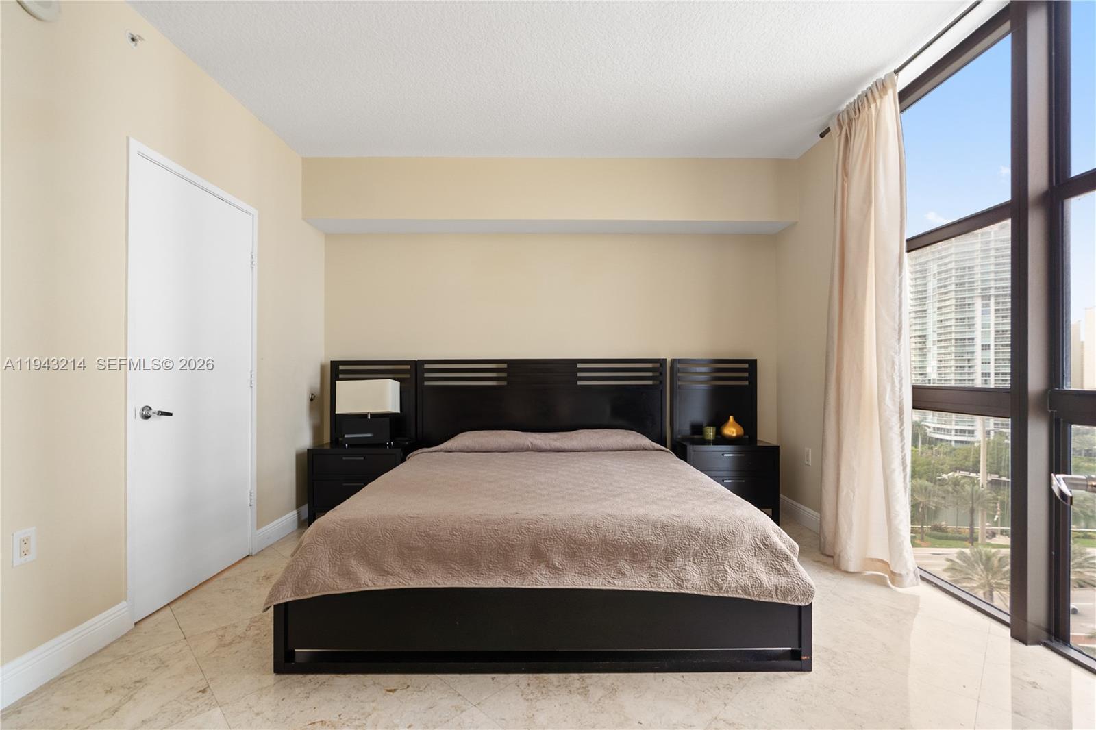 SAYAN CONDO - Residential