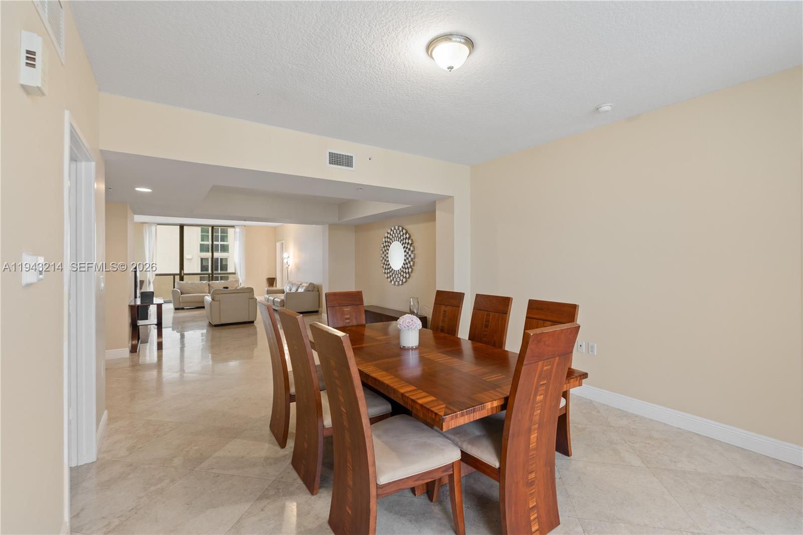 SAYAN CONDO - Residential