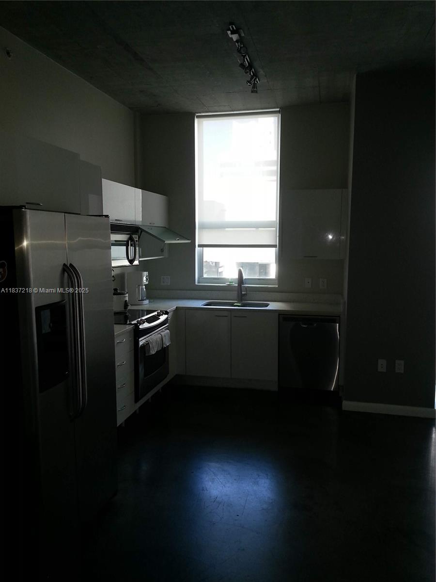 133 NE 2nd Ave 412