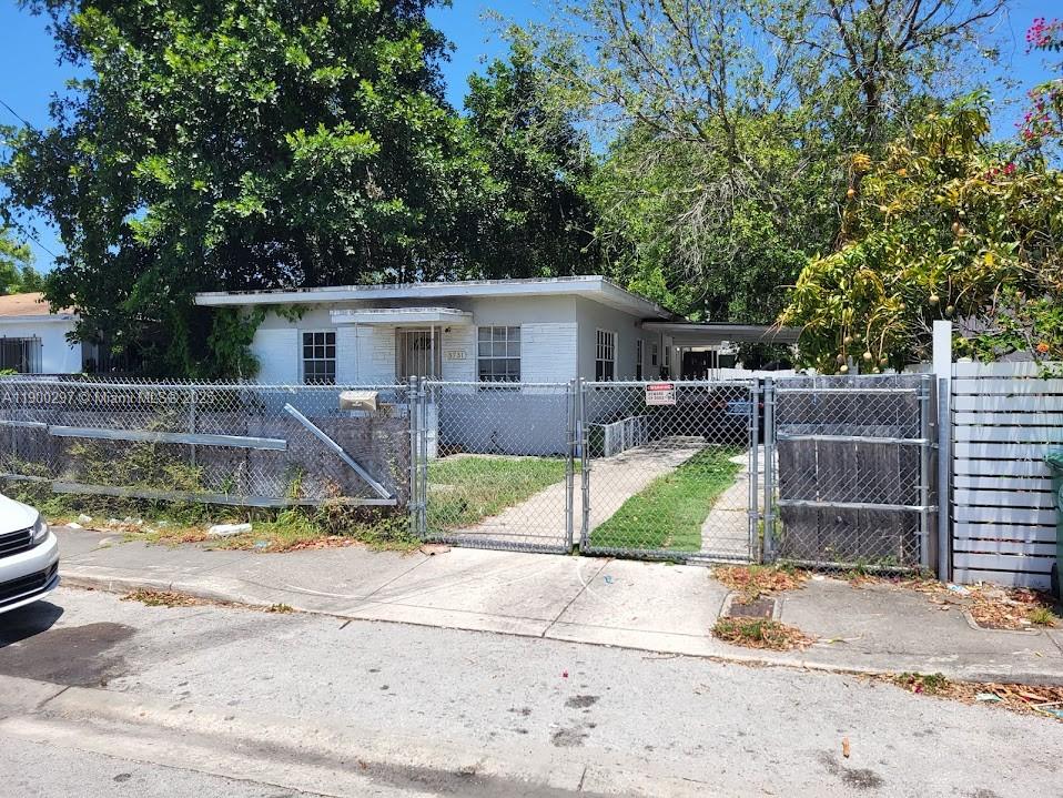 BUENA VISTA GARDENS - Residential Lease