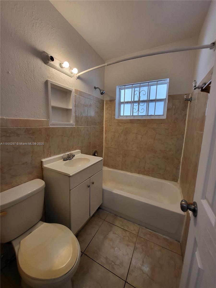 BUENA VISTA GARDENS - Residential Lease