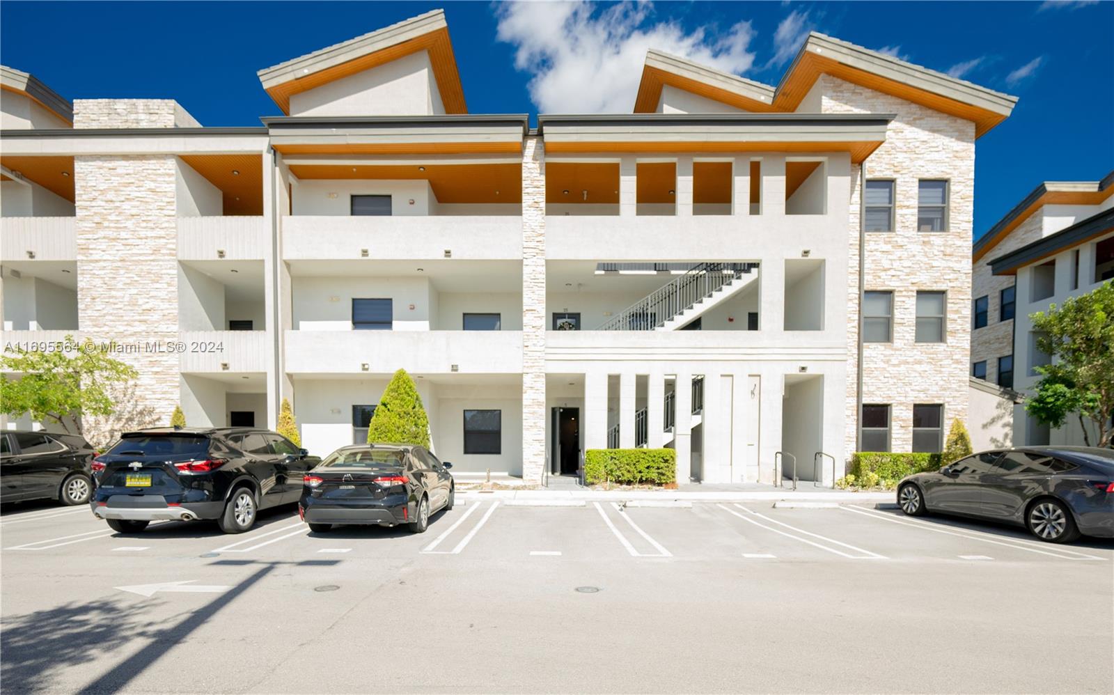 APEX AT PARK CENTRAL COND - Residential