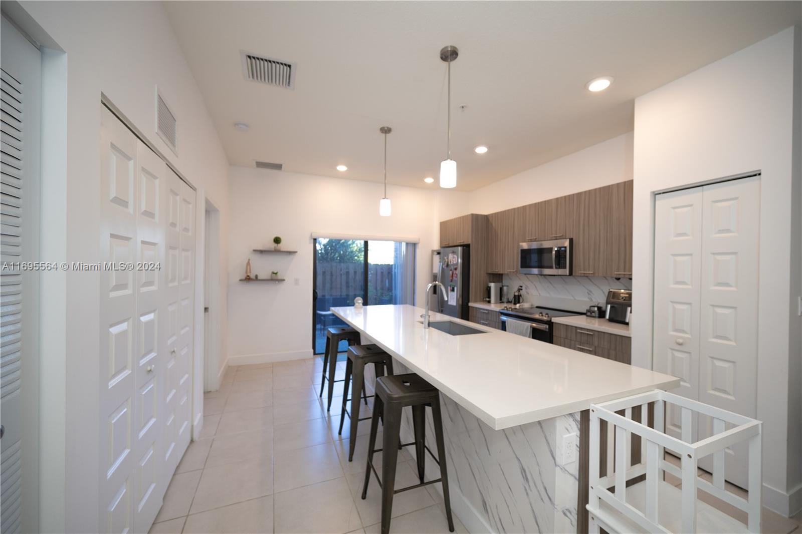APEX AT PARK CENTRAL COND - Residential