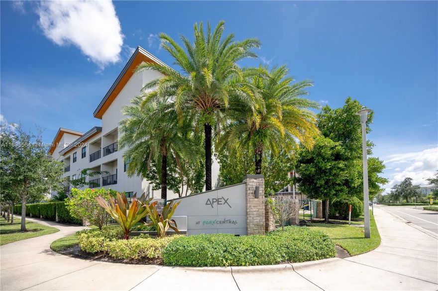 Come live in Apex Doral! 2 Bedroom 2.5 Bath Unit on 1st floor.  Open Floor plan. Stainless Steel Appliances, Countertops. Community Amenities: fitness center, tennis courts, full size pool, BBQ area, and lounge areas for the adults. The kids can enjoy the playground, kids water park, much more! 1 assigned parking space. Pets allowed (2 max per unit under 75 lbs).
