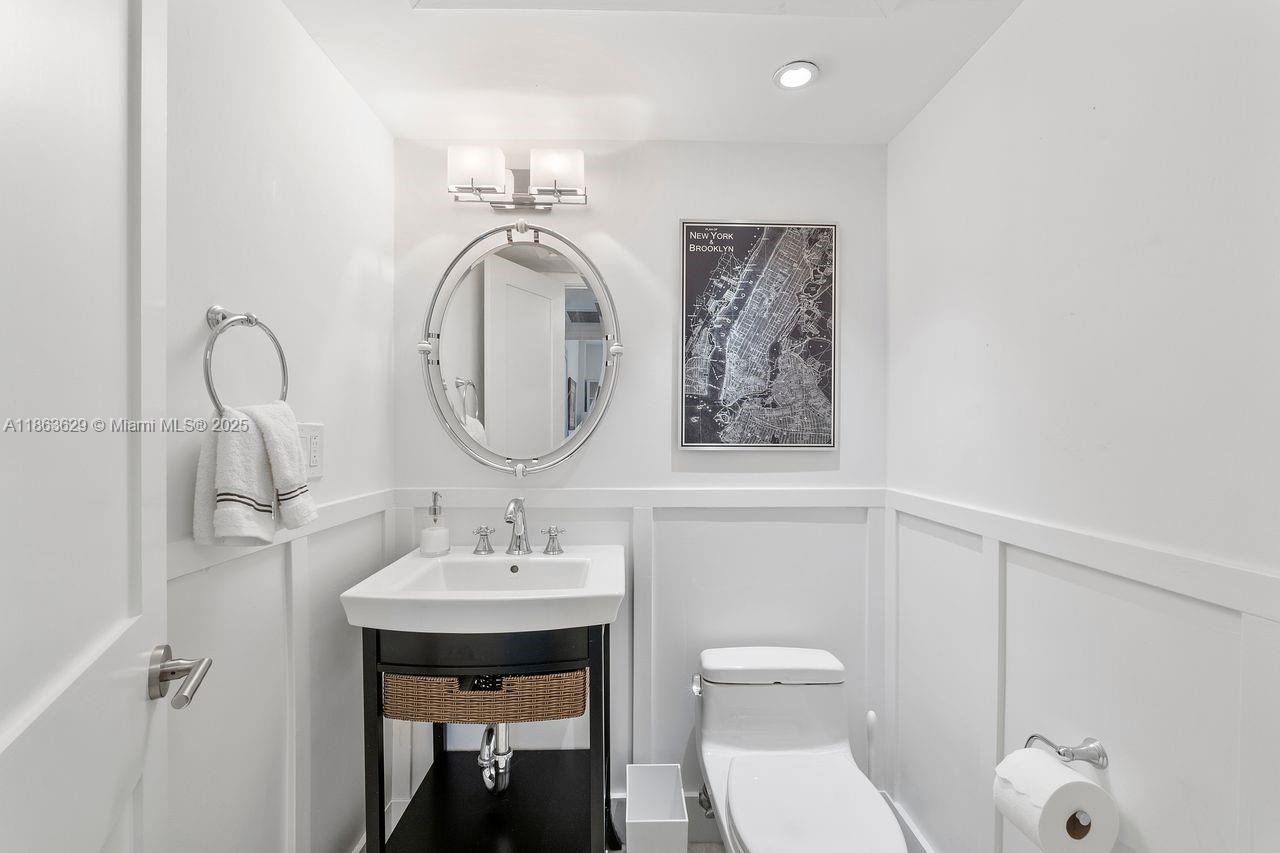 GABLES WATERWAY TOWERS CO - Residential