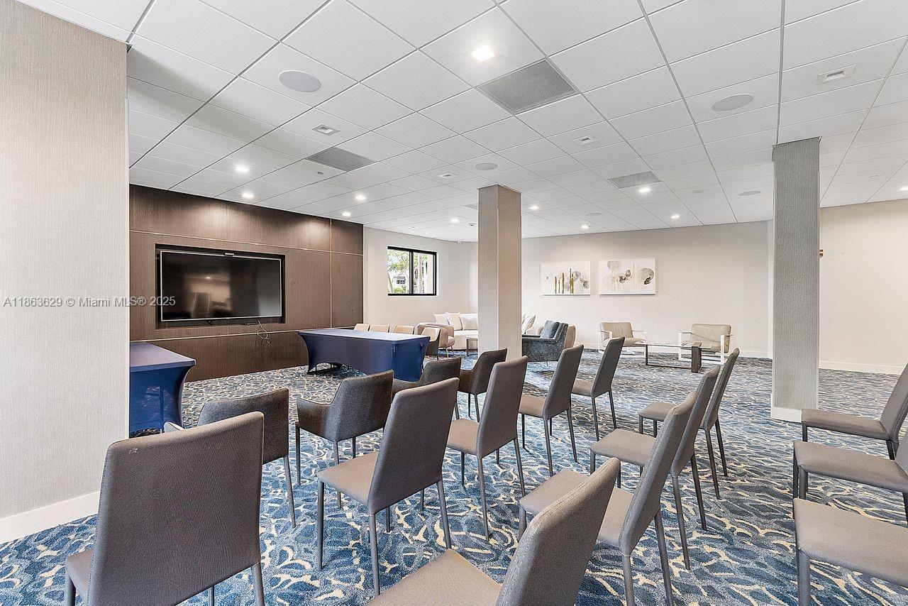 GABLES WATERWAY TOWERS CO - Residential