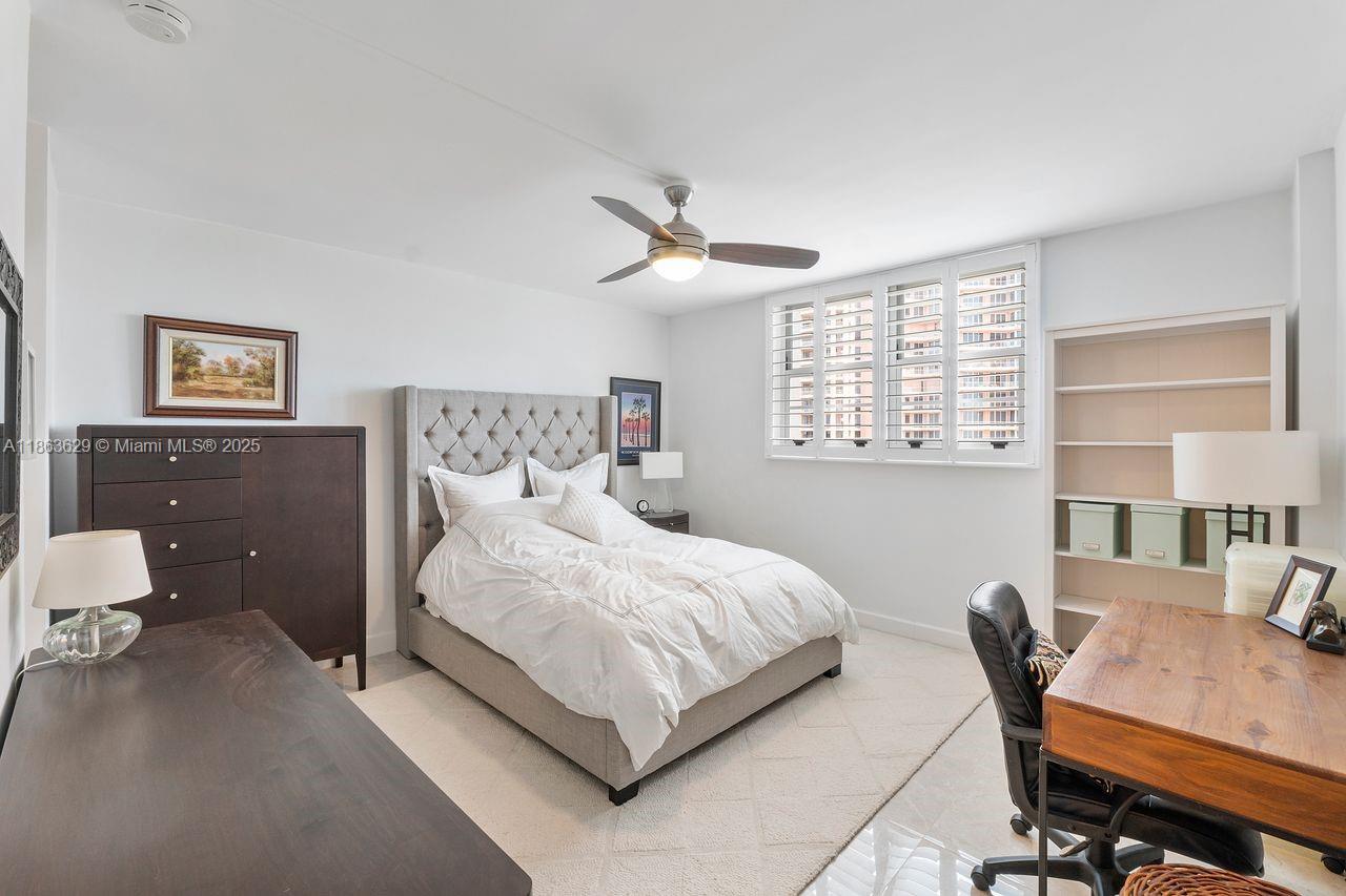 GABLES WATERWAY TOWERS CO - Residential