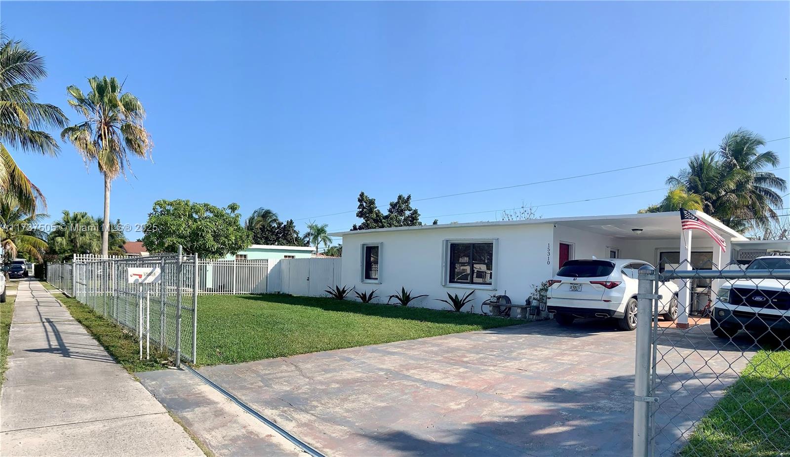Property for Sale at 15310 Jackson Dr, Homestead, Miami-Dade County, Florida - Bedrooms: 3 
Bathrooms: 1  - $499,999