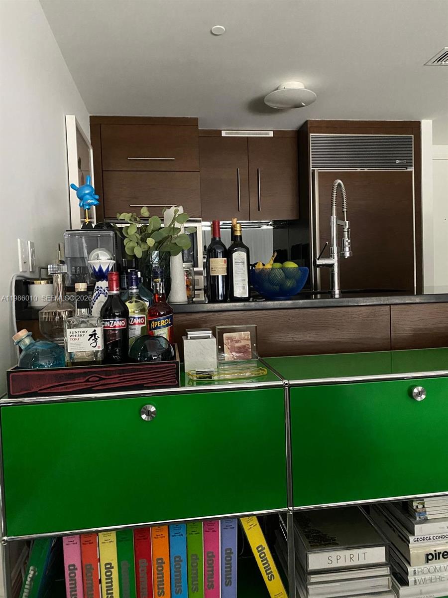 ICONBRICKELL CONDO NO 1 - Residential Lease