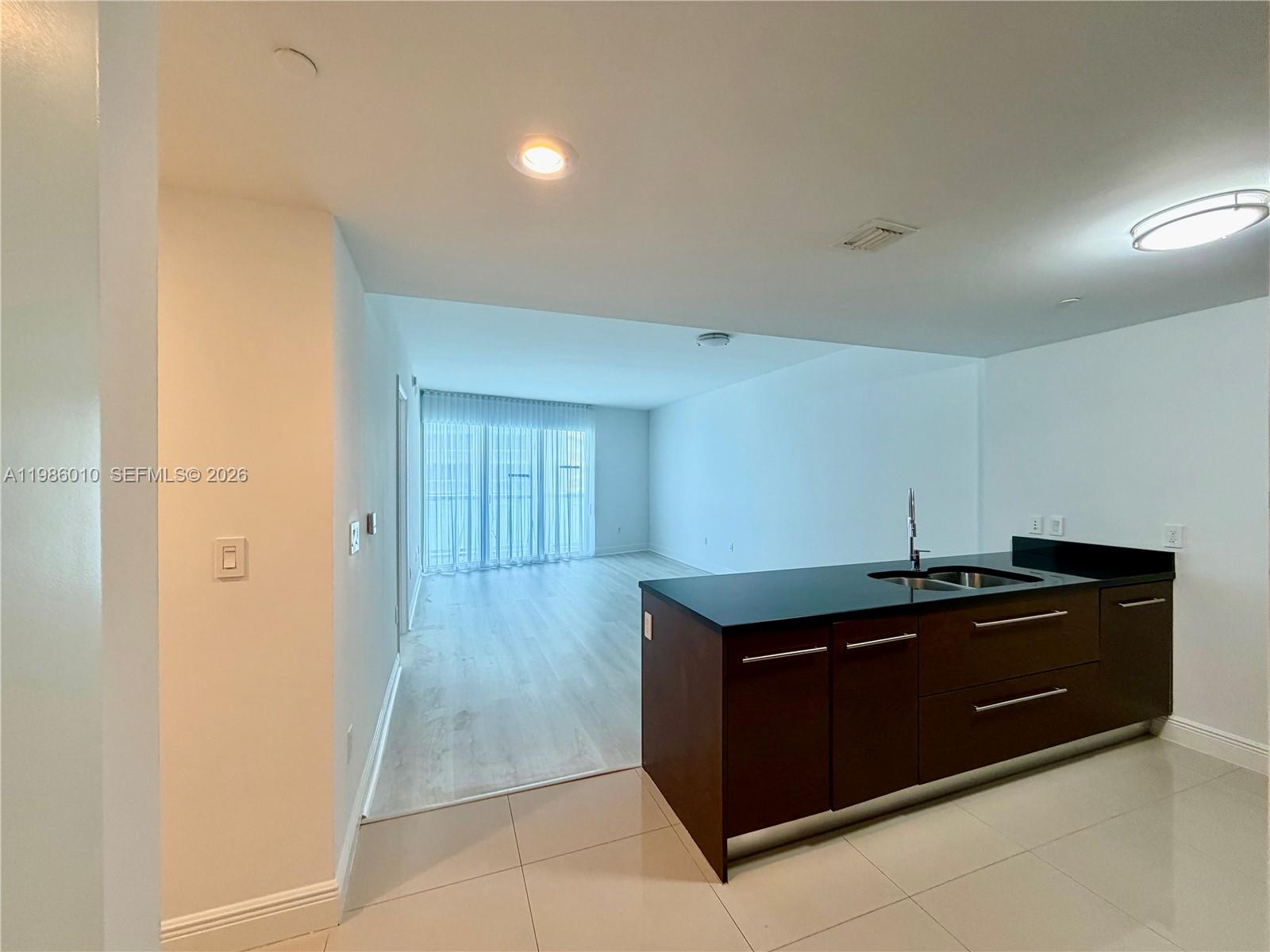 475 Brickell Ave 1711